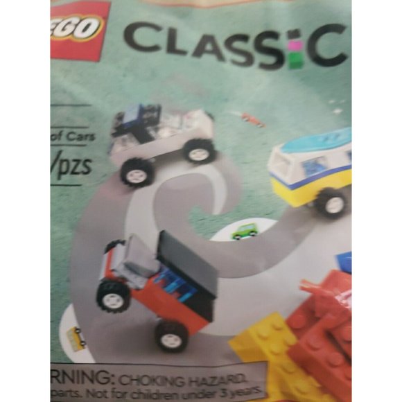 LEGO LEGO CLASSIC: 90 Years of Cars (30510) - Picture 2 of 4